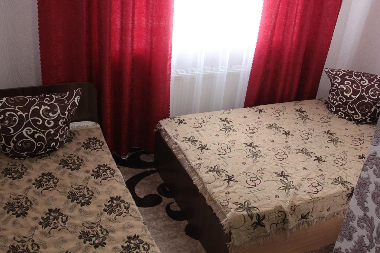 Hôtel Karavan à Bila Krynytsya  Extérieur photo