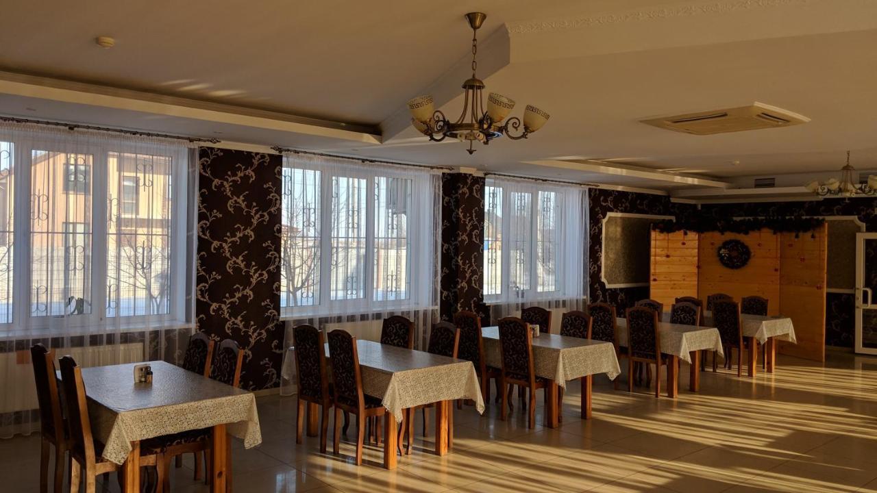 Hôtel Karavan à Bila Krynytsya  Extérieur photo