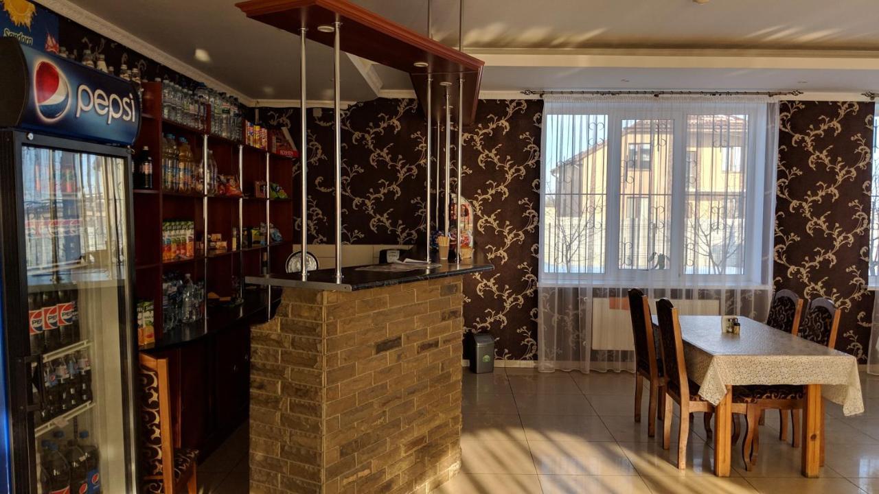 Hôtel Karavan à Bila Krynytsya  Extérieur photo